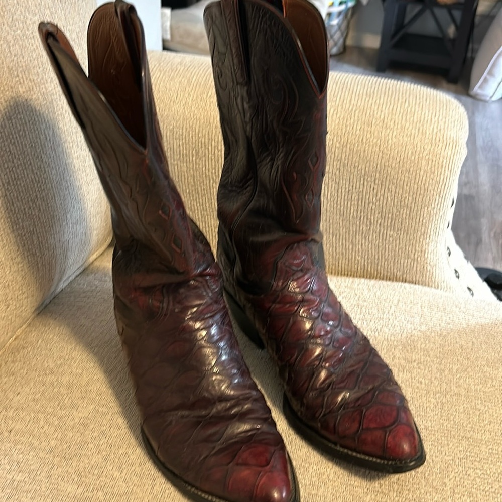 Lucchese men’s cowboy.boots oxblood ( burgundy)